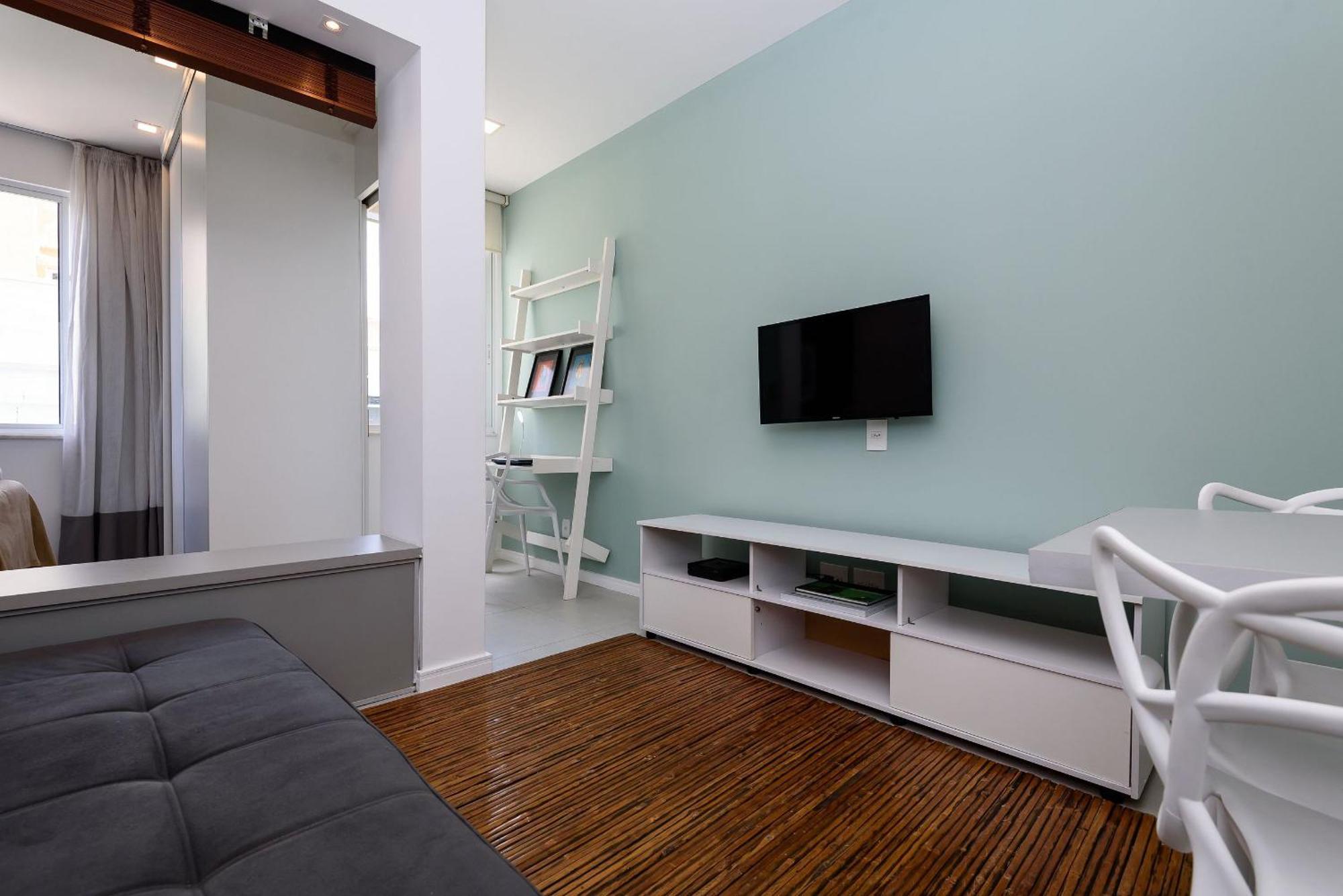 Quarto&sala C/ Workstation No Leblon | Dmc 24/609